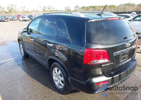 2013 Kia Sorento Lx z USA, uszkodzony, nr VIN 5XYKTCA65DG386614